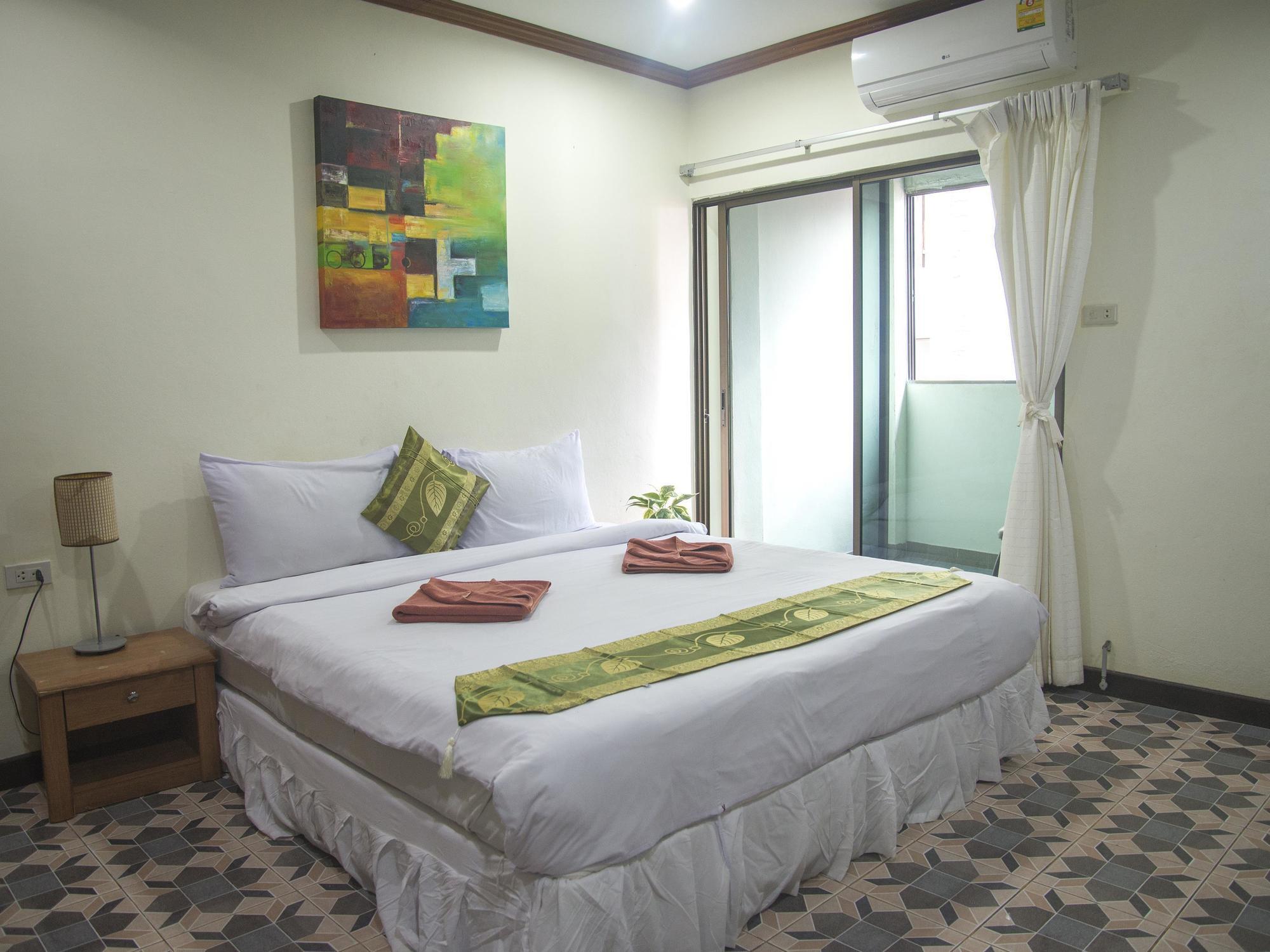 Bodega Phuket Patong (Adults Only) Hostel Ngoại thất bức ảnh