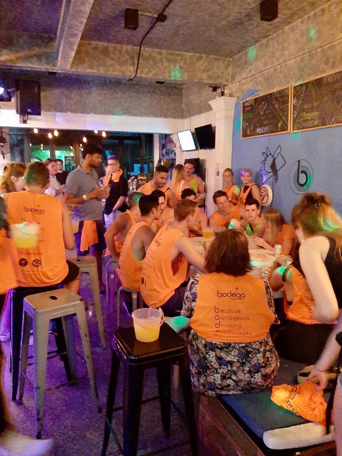 Bodega Phuket Patong (Adults Only) Hostel Ngoại thất bức ảnh
